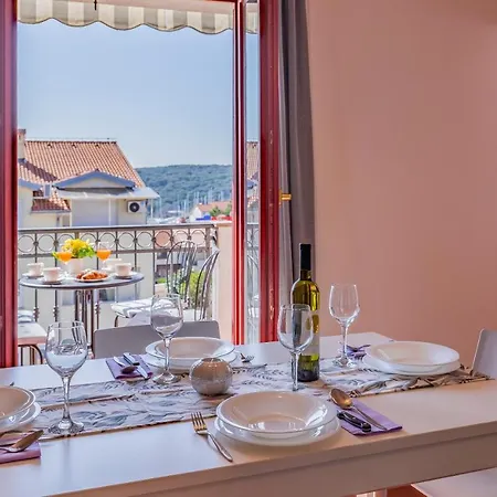 Pula, Family Friendly, Comfortable, Free Parking And Wifi *