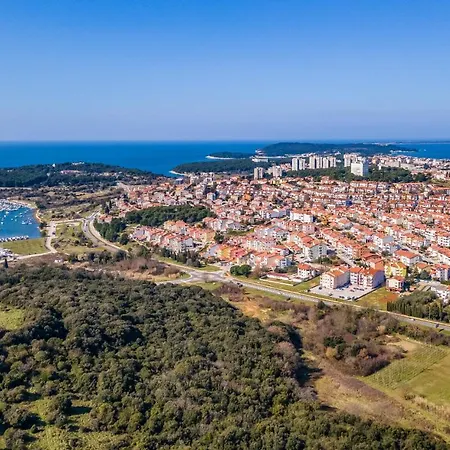 Apartment Pula, Family Friendly, Comfortable, Free Parking And Wifi Pula