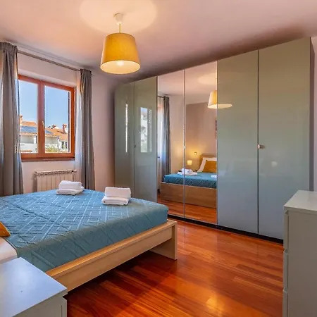 Apartment Pula, Family Friendly, Comfortable, Free Parking And Wifi *